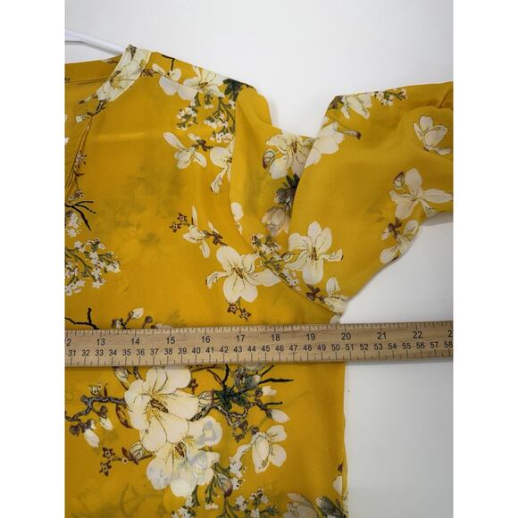 Rue 21 Womens Juniors Blouse Size Medium Yellow Floral 3/4 Sleeve 1/4 Zip - Picture 7 of 10